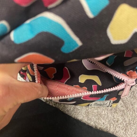 Fun Herschel Kids Abstract Colours Backpack 15L  (ages 3-7) - Picture 12 of 12